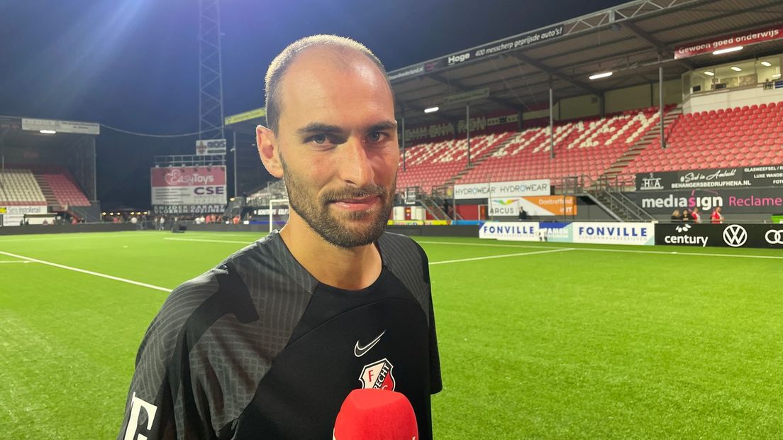 ZO!34 Voetballer Bas Dost uit Coevorden zakt in elkaar wedstrijd AZNEC gestaakt ZO!34 Voetballer Bas Dost uit Coevorden zakt in elkaar wedstrijd AZNEC gestaakt